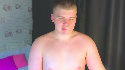 Snapshot of kittenmur chatting on September 22, 8:55 pm Vlad online show from September 22, 8:55 pm