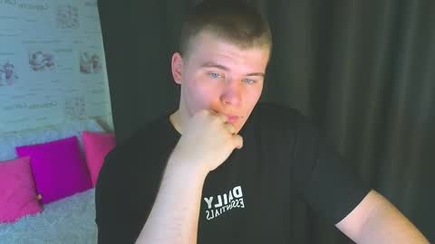 Snapshot of kittenmur chatting on September 29, 8:13 pm Vlad online show from September 29, 8:13 pm