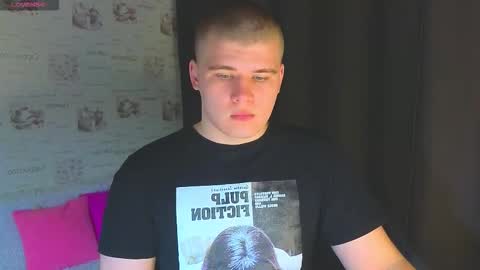 Snapshot of kittenmur chatting on October 12, 8:19 pm Vlad online show from October 12, 8:19 pm