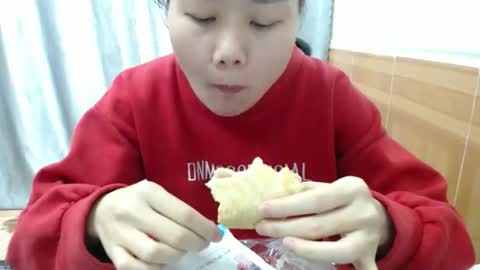 Snapshot of kitti_baby2x chatting on November 27, 1:51 am kitti_baby2x online show from November 27, 1:51 am