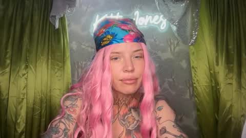 Snapshot of kittjones33 chatting on May 8, 4:23 pm kittjones33 online show from May 8, 4:23 pm