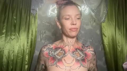 Snapshot of kittjones33 chatting on May 17, 8:49 pm kittjones33 online show from May 17, 8:49 pm
