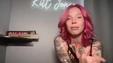 Snapshot of kittjones33 chatting on June 20, 4:54 pm kittjones33 online show from June 20, 4:54 pm