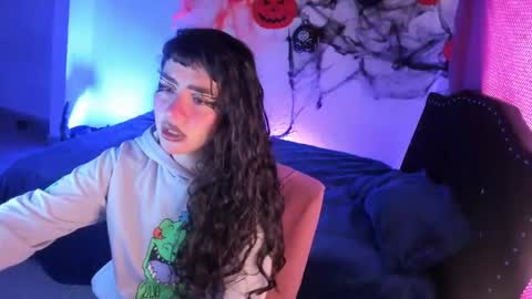 kitty__chs online show from November 6, 1:34 pm