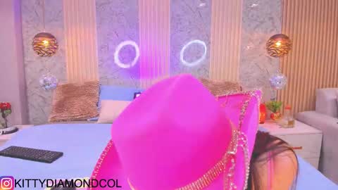 Snapshot of kitty__diamond_ chatting on March 29, 12:43 am kitty__diamond_ online show from March 29, 12:43 am