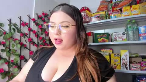 Snapshot of kitty__pinnk chatting on May 30, 7:44 pm KAROL online show from May 30, 7:44 pm