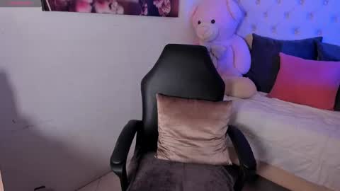 Kitty  online show from March 21, 6:07 am