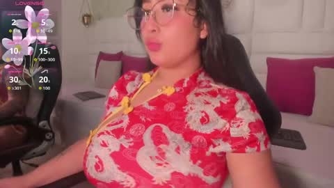 Kitty  online show from June 10, 7:07 am