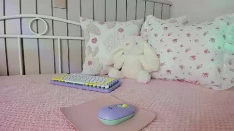 sophie online show from May 1, 7:07 pm