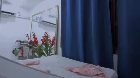 Snapshot of kitty_and_masterboy chatting on November 25, 2:33 am kitty_and_masterboy online show from November 25, 2:33 am