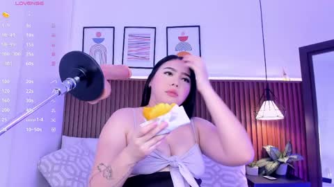 Snapshot of kitty_blueee chatting on May 12, 2:41 am kitty online show from May 12, 2:41 am
