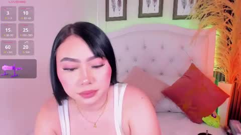 Snapshot of kitty_blueee chatting on June 10, 3:29 am kitty online show from June 10, 3:29 am