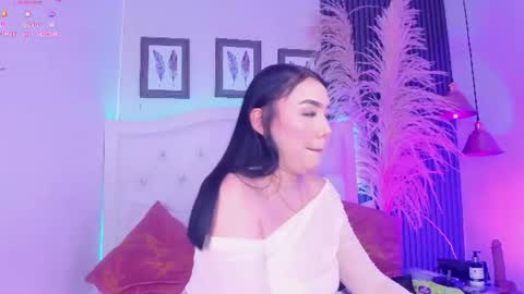 Snapshot of kitty_blueee chatting on June 14, 3:19 am kitty online show from June 14, 3:19 am