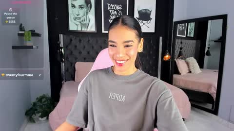 Snapshot of kitty_collins_ chatting on September 14, 10:25 am Kitty online show from September 14, 10:25 am