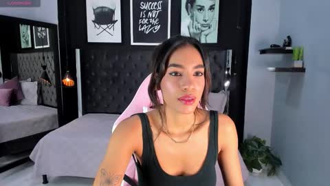Snapshot of kitty_collins_ chatting on September 16, 11:11 am Kitty online show from September 16, 11:11 am