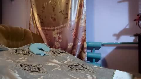 Snapshot of kitty_crystal_ chatting on November 30, 5:00 am Kitti online show from November 30, 5:00 am