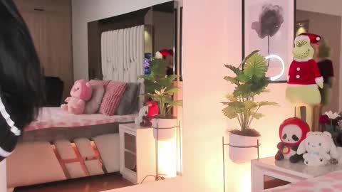 Snapshot of kitty_eliffe chatting on December 2, 9:43 pm kitty online show from December 2, 9:43 pm