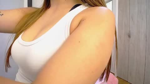 kitty_f00x online show from April 22, 7:26 pm