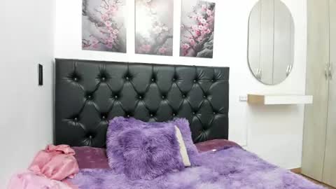 kitty_f00x online show from July 29, 1:09 pm