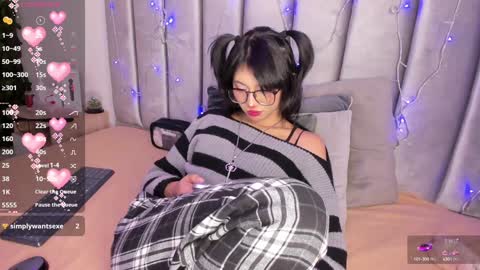 Snapshot of kitty_gang chatting on December 14, 4:56 am Camila online show from December 14, 4:56 am