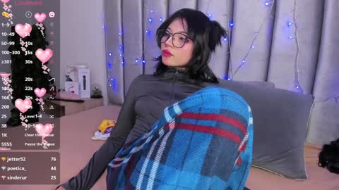 Snapshot of kitty_gang chatting on December 17, 5:29 am Camila online show from December 17, 5:29 am