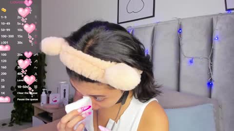 Snapshot of kitty_gang chatting on December 30, 2:31 am Camila online show from December 30, 2:31 am