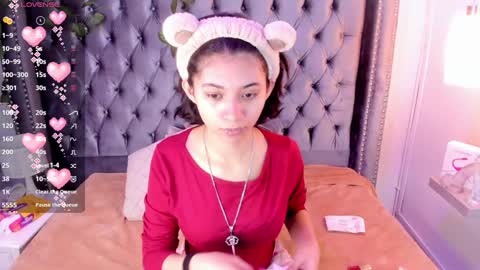 Snapshot of kitty_gang chatting on January 4, 2:35 am Camila online show from January 4, 2:35 am
