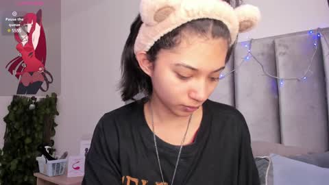 Snapshot of kitty_gang chatting on January 13, 2:28 am Camila online show from January 13, 2:28 am