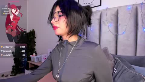 Snapshot of kitty_gang chatting on January 31, 8:43 am Camila online show from January 31, 8:43 am