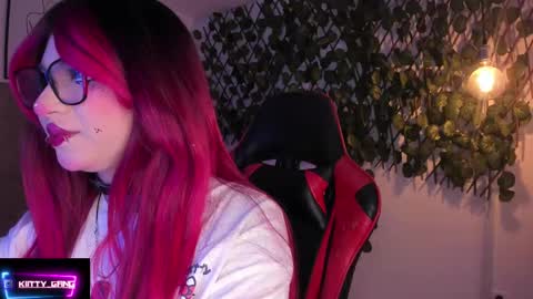 Snapshot of kitty_gang chatting on September 9, 2:22 am Camila online show from September 9, 2:22 am