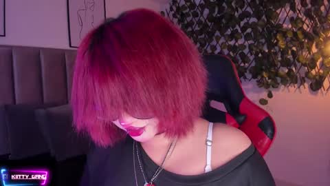 Snapshot of kitty_gang chatting on September 18, 2:13 am Camila online show from September 18, 2:13 am
