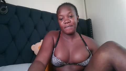 Snapshot of kitty_kerry chatting on October 21, 5:52 am kitty_kerry online show from October 21, 5:52 am