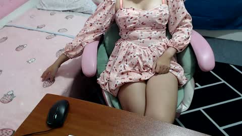 Snapshot of kitty_kity chatting on December 16, 8:48 pm Kate online show from December 16, 8:48 pm
