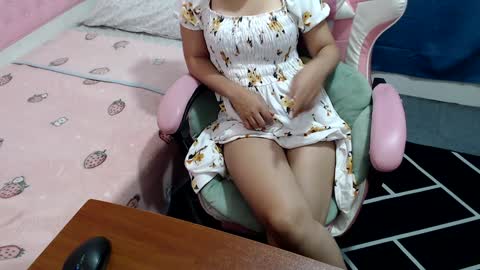 Snapshot of kitty_kity chatting on December 21, 6:02 pm Kate online show from December 21, 6:02 pm