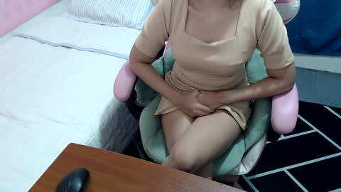 Snapshot of kitty_kity chatting on February 7, 6:56 am Kate online show from February 7, 6:56 am