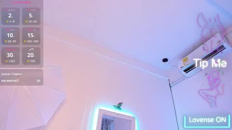 Snapshot of kitty_love01 chatting on October 23, 12:59 pm kitty_love01 online show from October 23, 12:59 pm