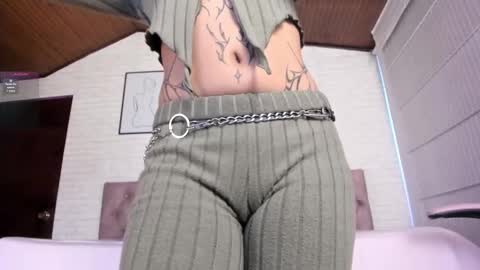 Snapshot of kitty_pam chatting on October 3, 7:44 pm Kitty online show from October 3, 7:44 pm