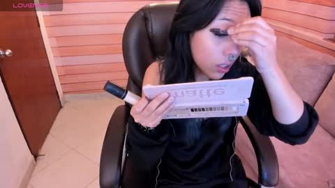 Snapshot of kitty_pam chatting on October 12, 10:25 am Kitty online show from October 12, 10:25 am