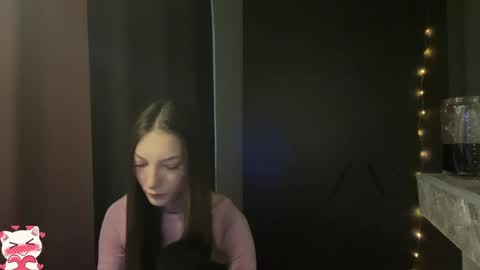 Snapshot of kitty_pussik chatting on April 15, 9:15 pm kitty_pussik online show from April 15, 9:15 pm