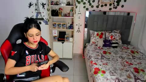 kitty_scoot online show from September 12, 1:06 am