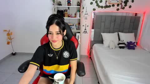 kitty_scoot online show from October 27, 1:20 am