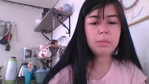 Snapshot of kitty_small69 chatting on December 14, 3:50 pm kitty_small69 online show from December 14, 3:50 pm