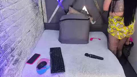kitty_small69 online show from May 7, 2:11 pm