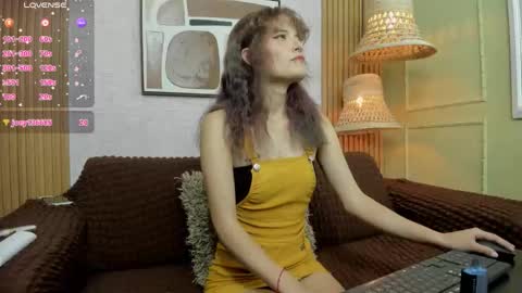 Snapshot of kitty_star_ chatting on April 20, 8:32 pm kitty_star_ online show from April 20, 8:32 pm