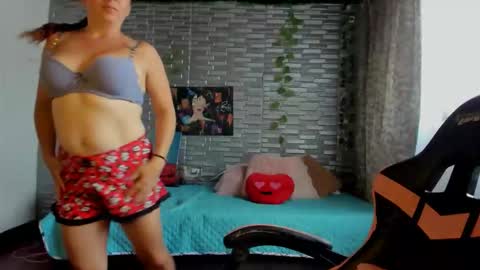 violet online show from December 14, 4:23 pm