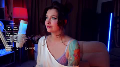 Snapshot of kittybay_ chatting on April 8, 9:15 pm KittyBay online show from April 8, 9:15 pm