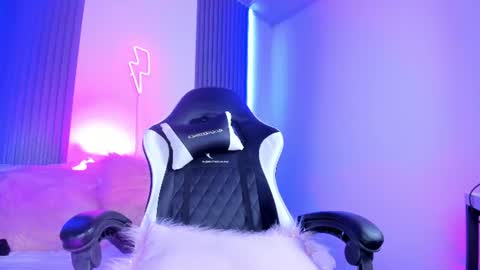 kitty online show from July 3, 5:58 am