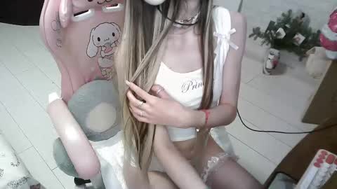 Snapshot of kittybounty chatting on February 15, 2:04 am KittyBounty online show from February 15, 2:04 am