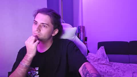 Eliz online show from November 23, 9:03 pm