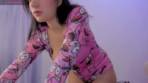 Snapshot of kittyfeet2 chatting on April 18, 6:23 pm kitty online show from April 18, 6:23 pm
